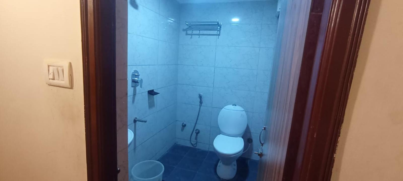 Hotel Raj Meridian, Tambaram Ченай Екстериор снимка